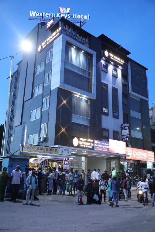 Western Keys Hotel Bangalore Exterior photo